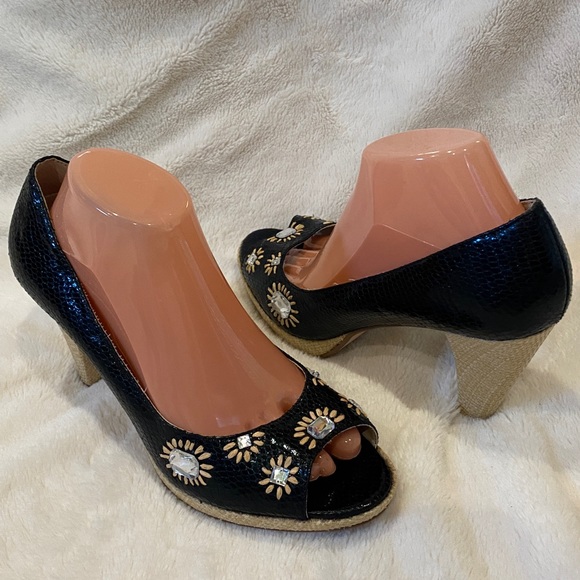 Yellow Box Anya Black Embellished Peep Toe Platform Heels Pumps Size 10 EUC - Picture 7 of 10